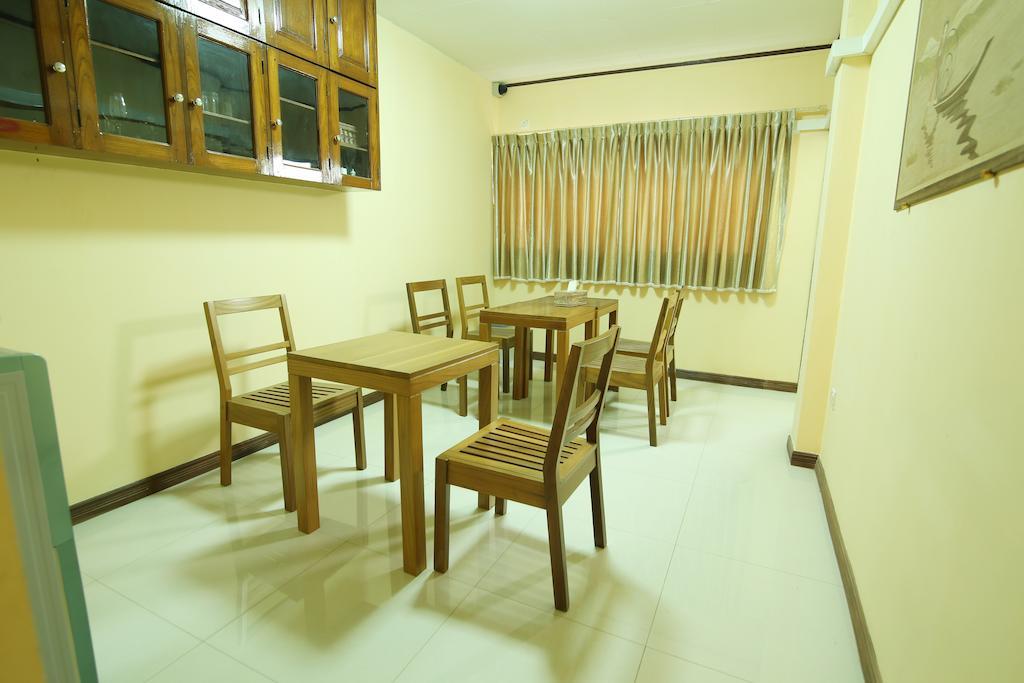 Hundred Moon Hotel Yangon Exterior foto
