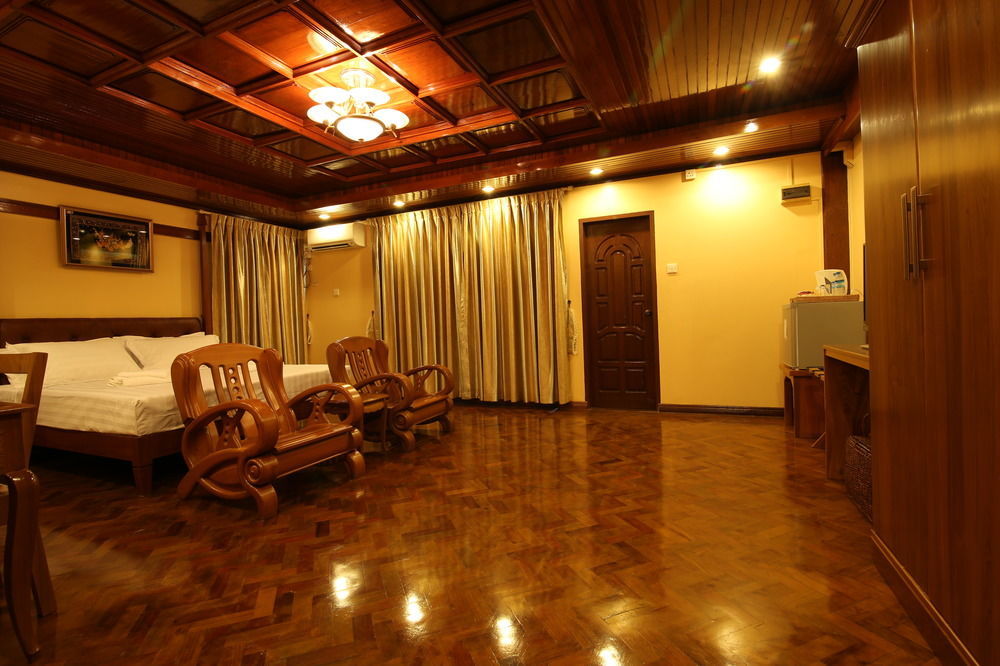 Hundred Moon Hotel Yangon Exterior foto