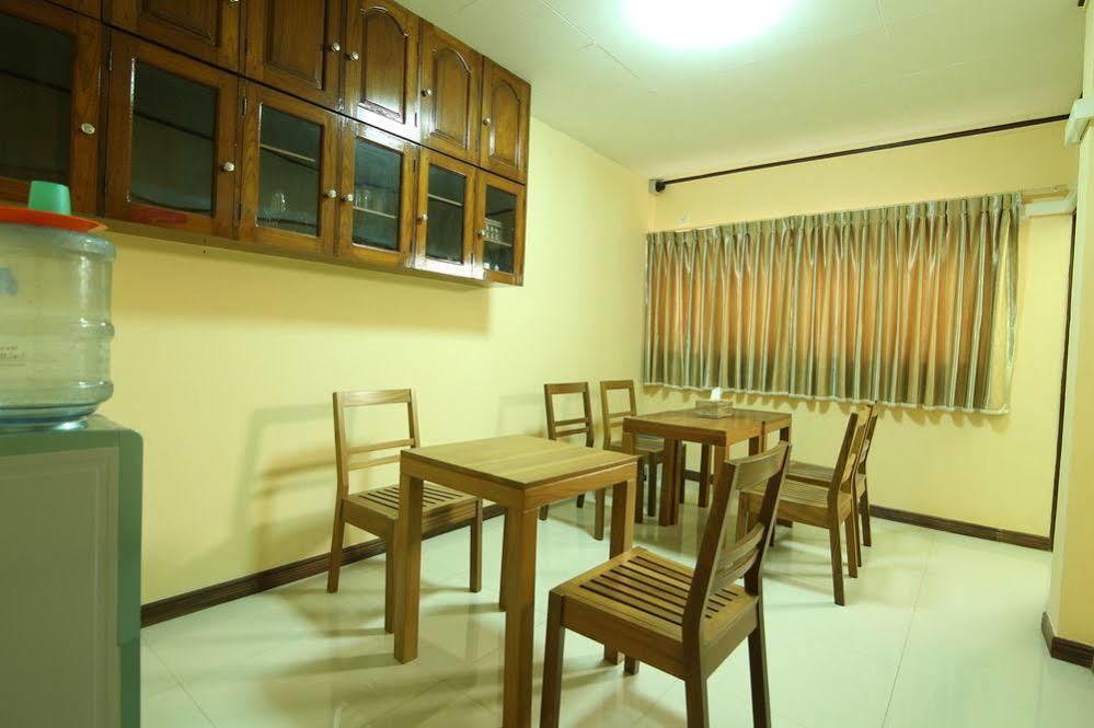Hundred Moon Hotel Yangon Exterior foto